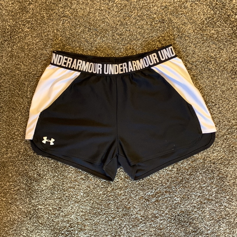 Athletic underarmour shorts